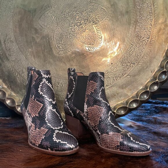 The Regan Snake-Embossed Leather Booties (Madewell) – Size 7 - Picture 4 of 7